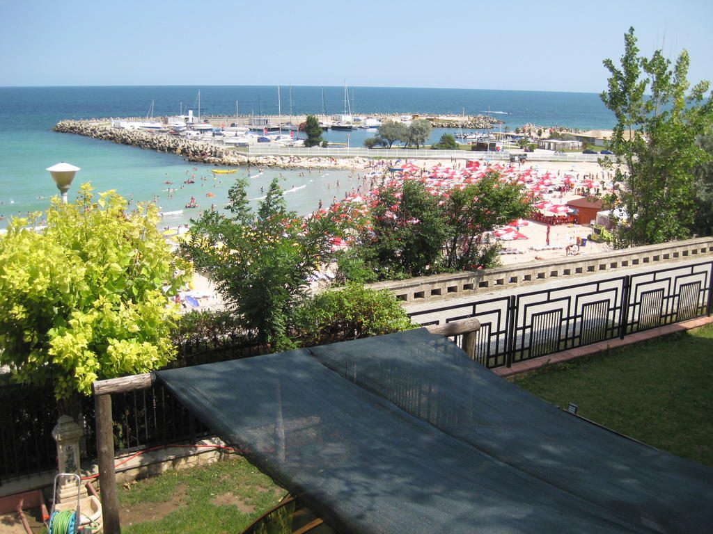 V3 Villa Eforie Nord Oda fotoğraf